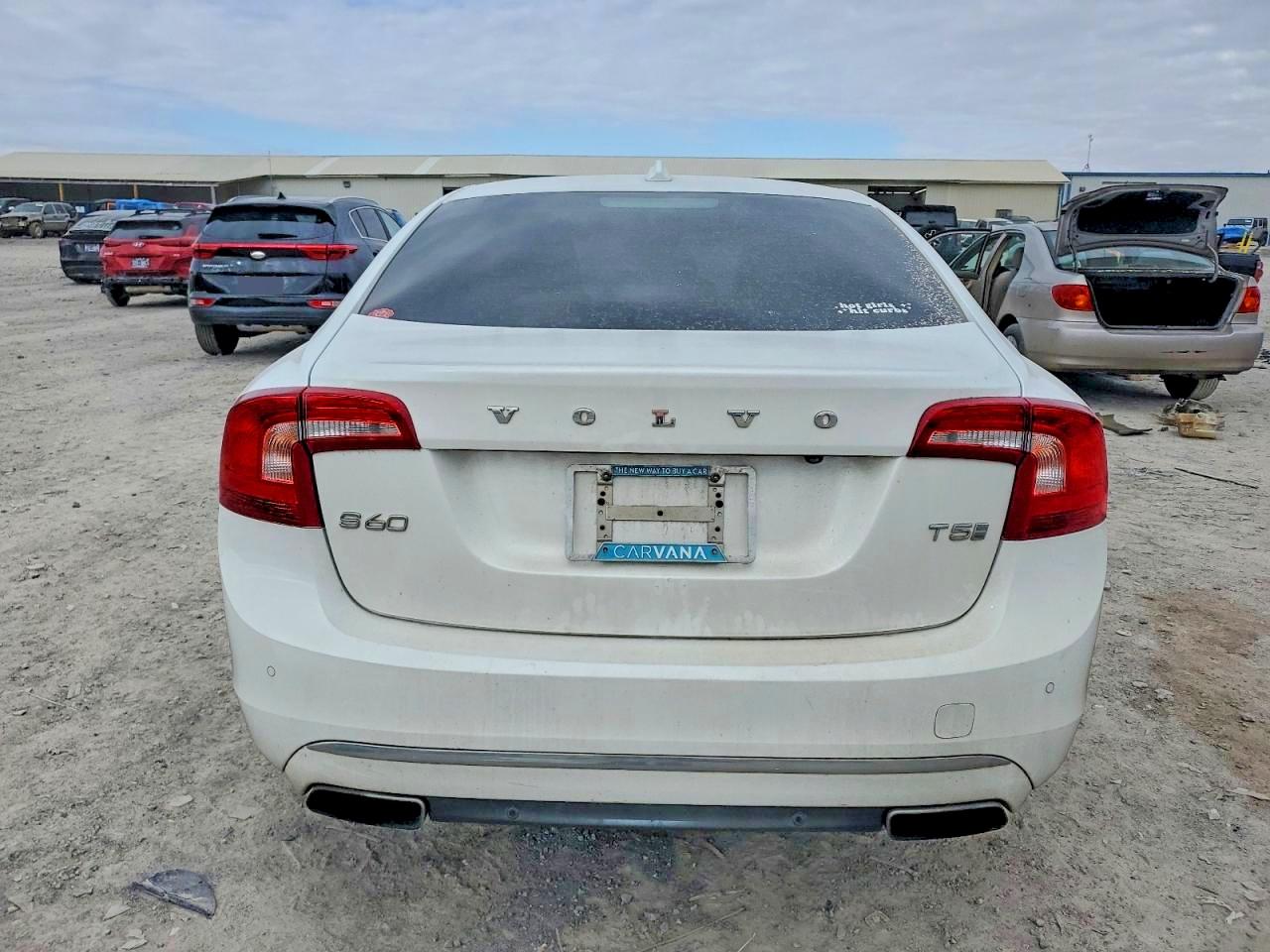 2018 VOLVO S60 PREMIER photo 6