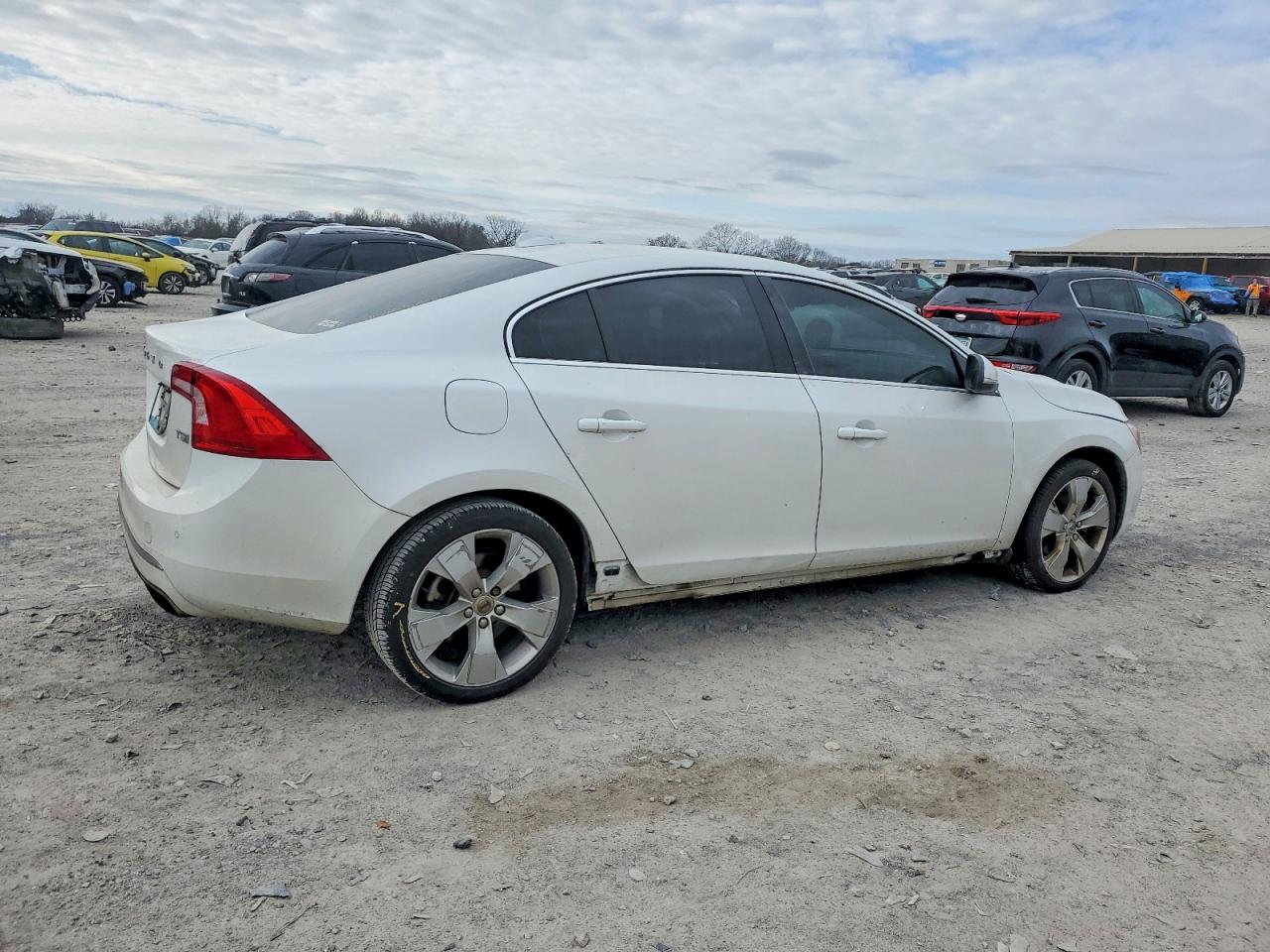 2018 VOLVO S60 PREMIER photo 3