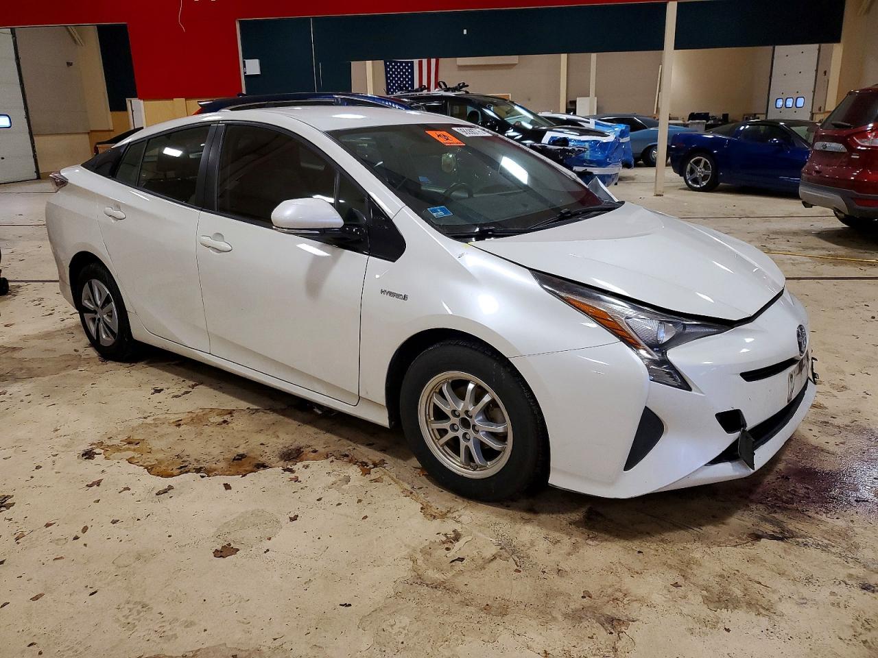 2016 TOYOTA PRIUS photo 4