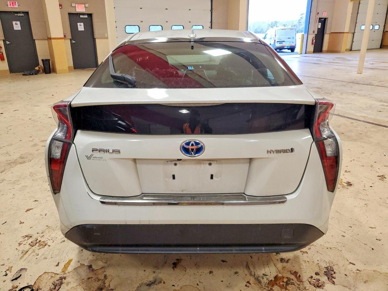 2016 TOYOTA PRIUS photo 6
