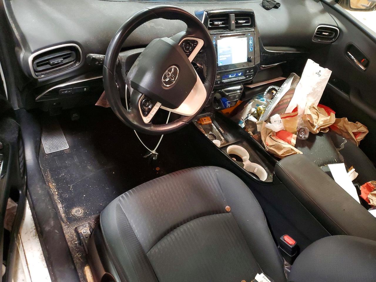 2016 TOYOTA PRIUS photo 8