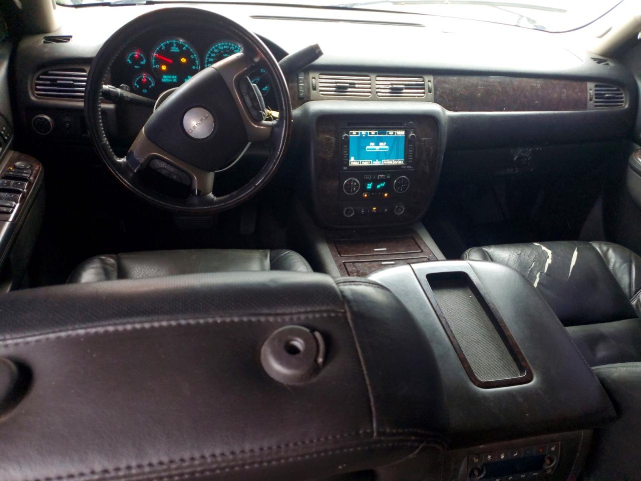 2011 GMC YUKON XL DENALI photo 8