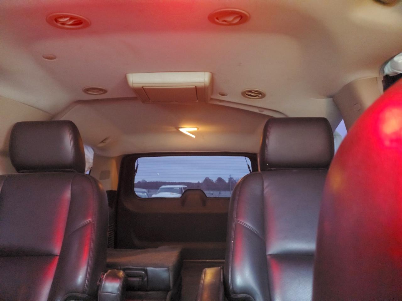 2011 GMC YUKON XL DENALI photo 10