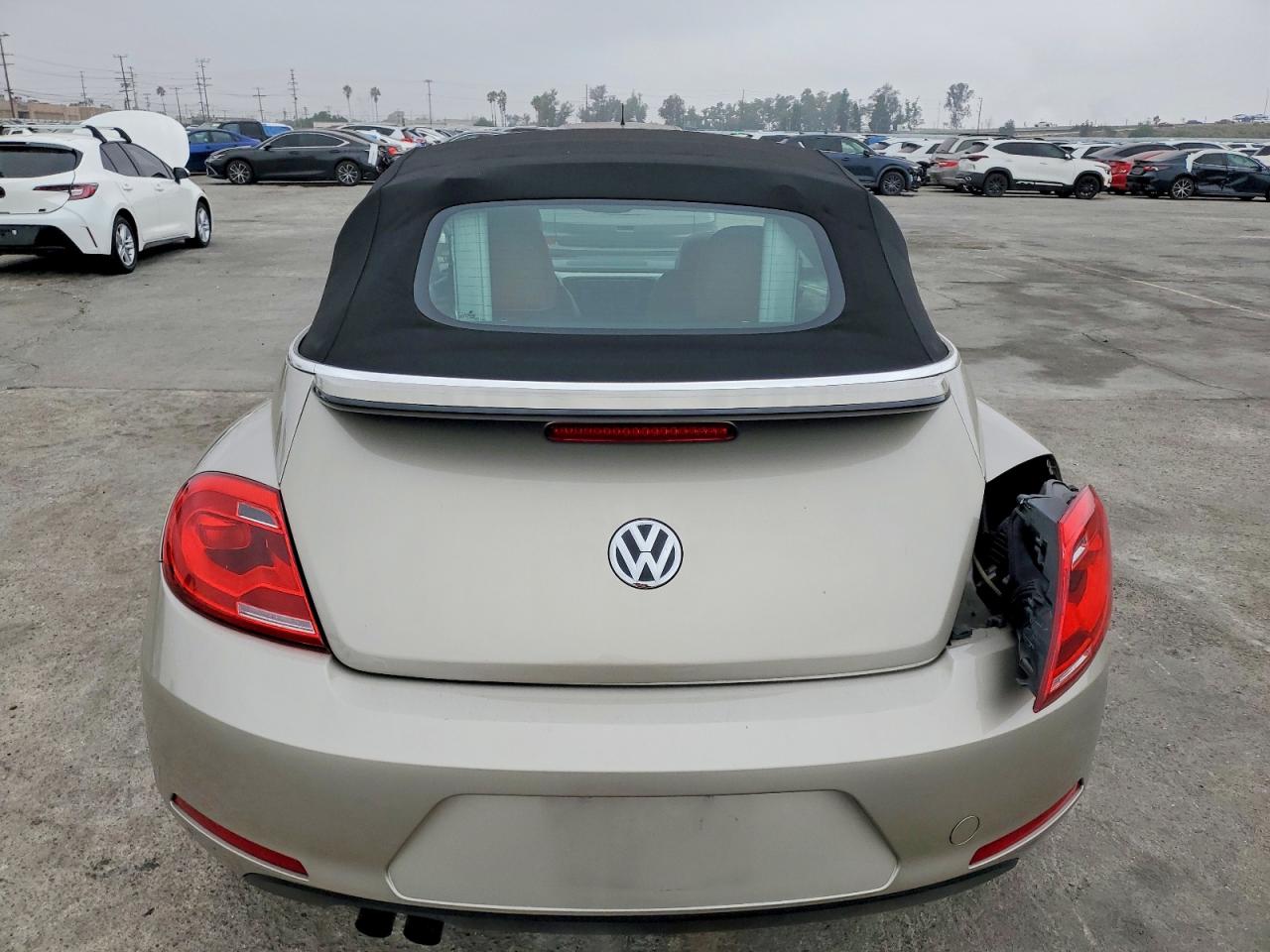 2015 VOLKSWAGEN BEETLE 1.8T photo 11