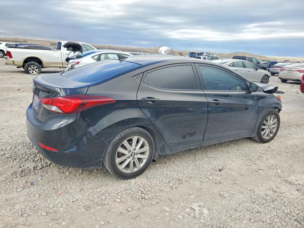 2014 HYUNDAI ELANTRA SE photo 3