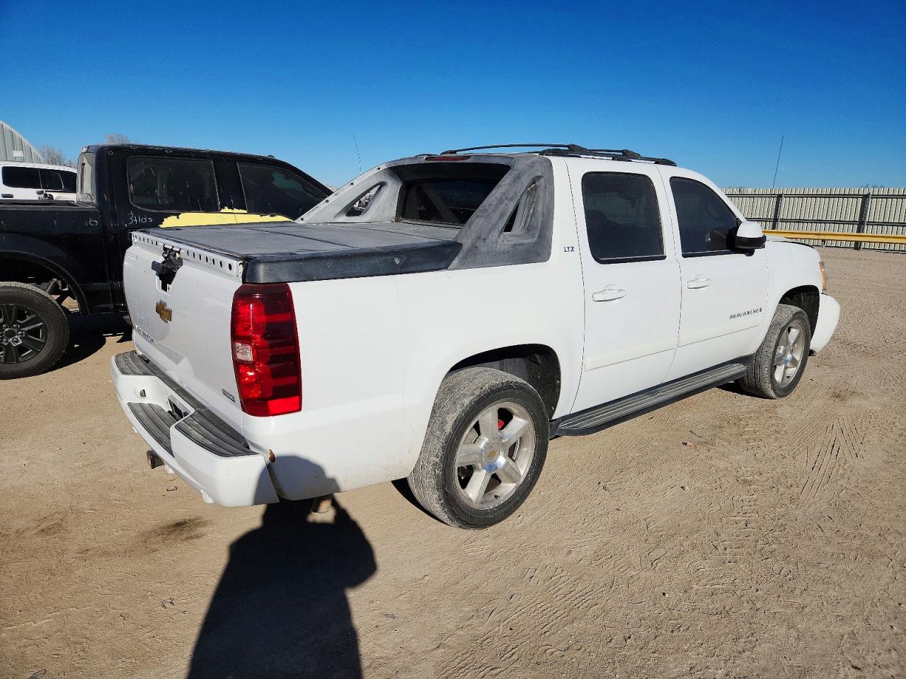 2007 CHEVROLET AVALANCHE C1500 photo 3