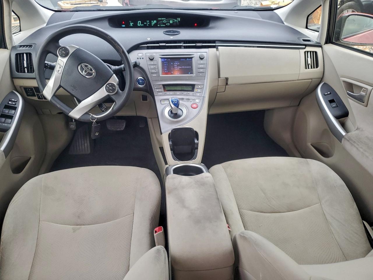 2013 TOYOTA PRIUS photo 8