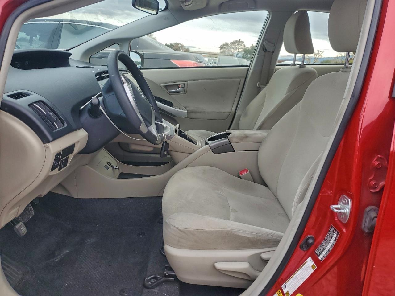 2013 TOYOTA PRIUS photo 7