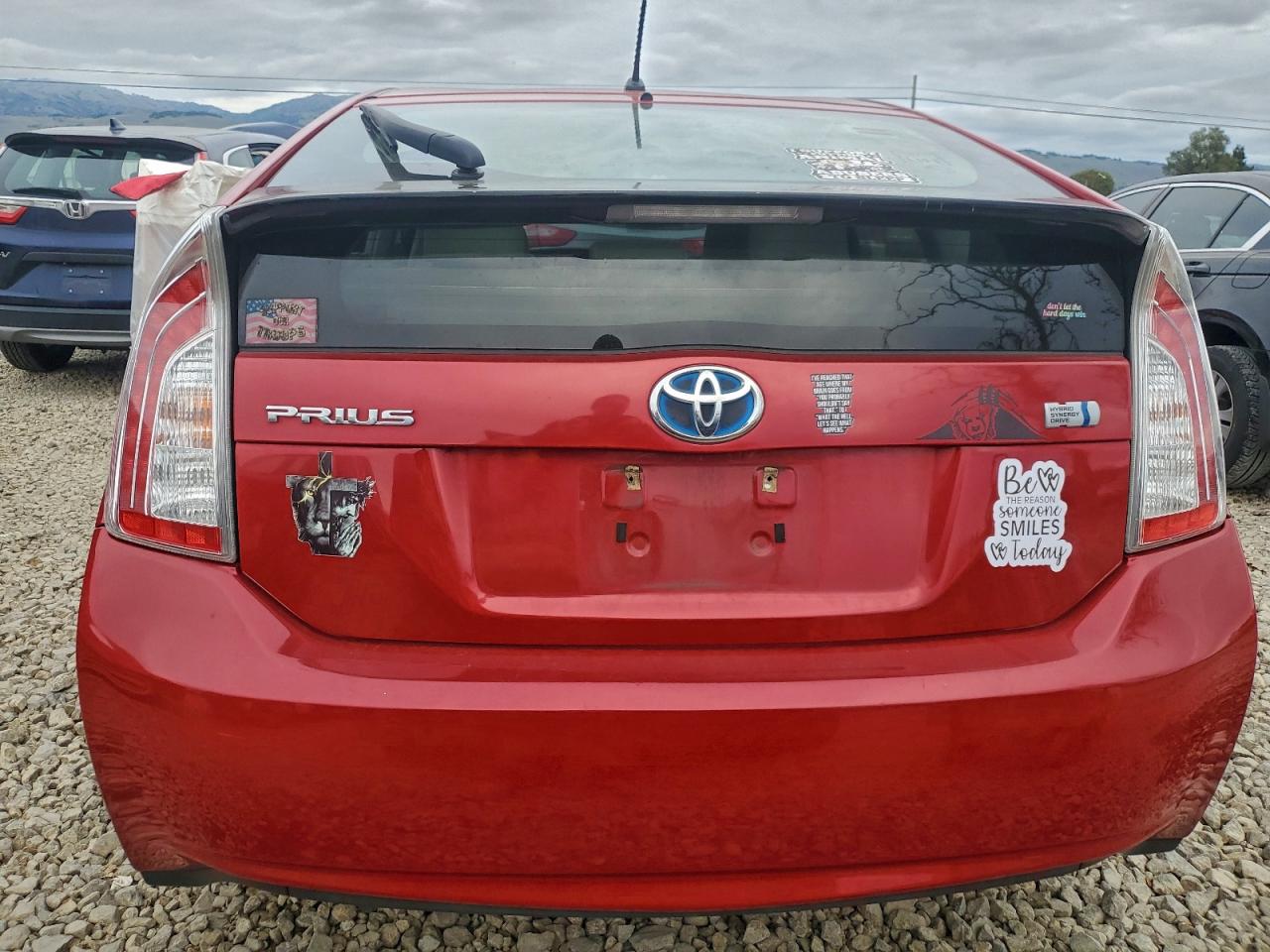 2013 TOYOTA PRIUS photo 6