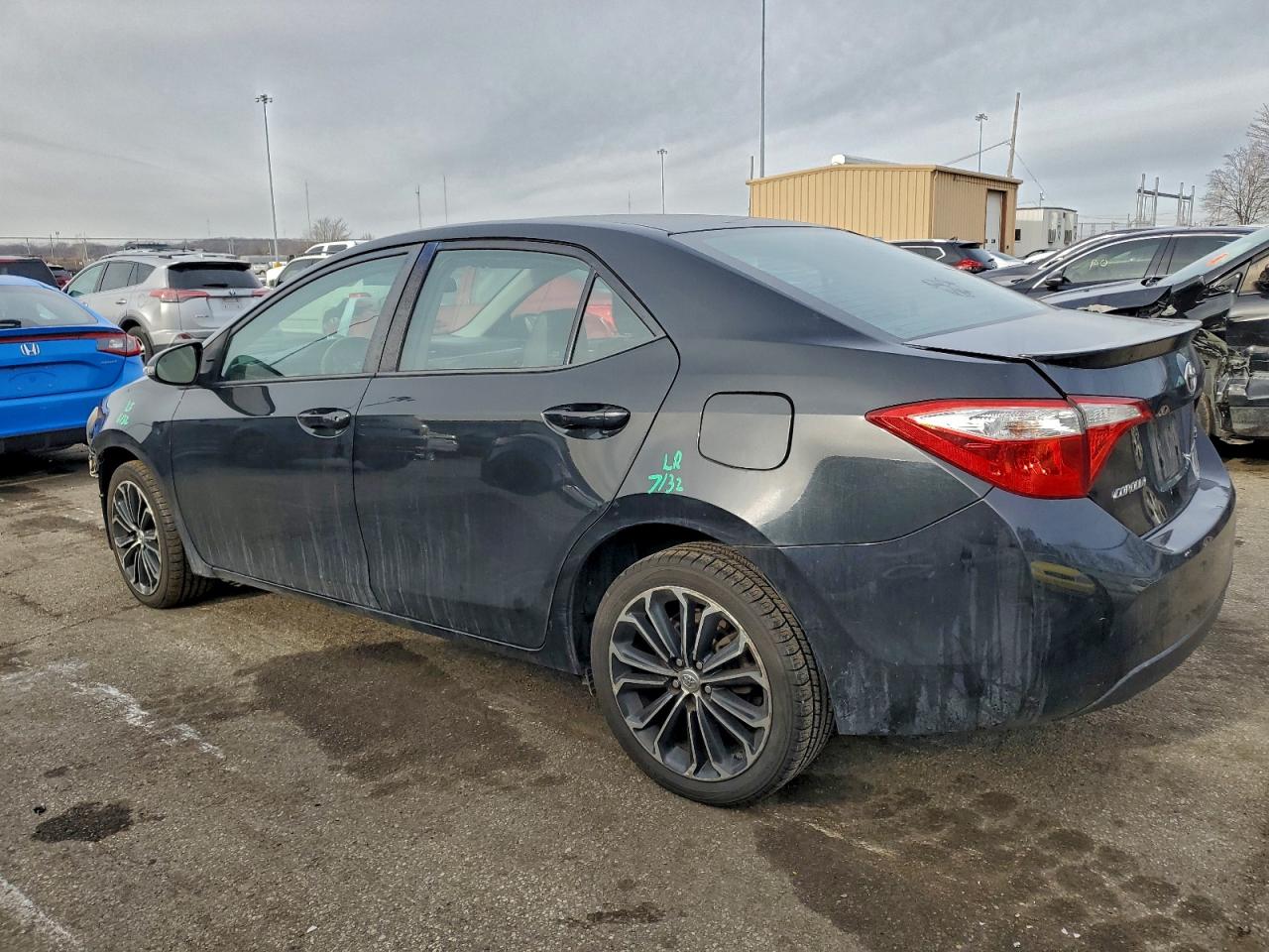 2016 TOYOTA COROLLA L photo 2