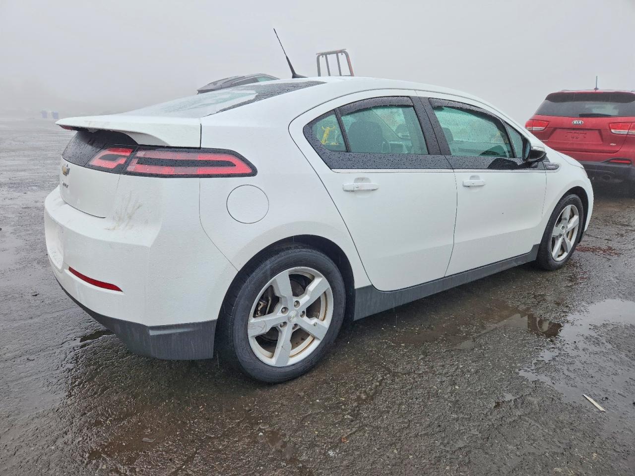 2013 CHEVROLET VOLT photo 3