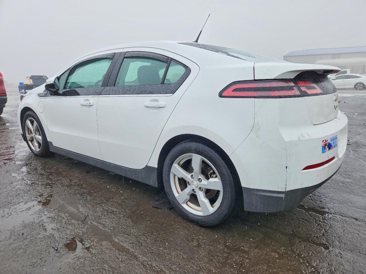 2013 CHEVROLET VOLT photo 2