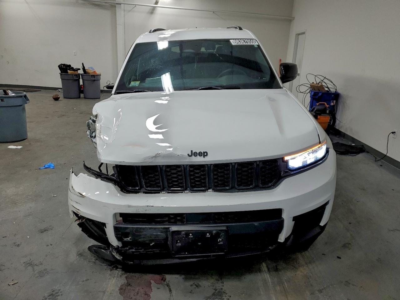 2023 JEEP GRAND CHEROKEE L LAREDO photo 5