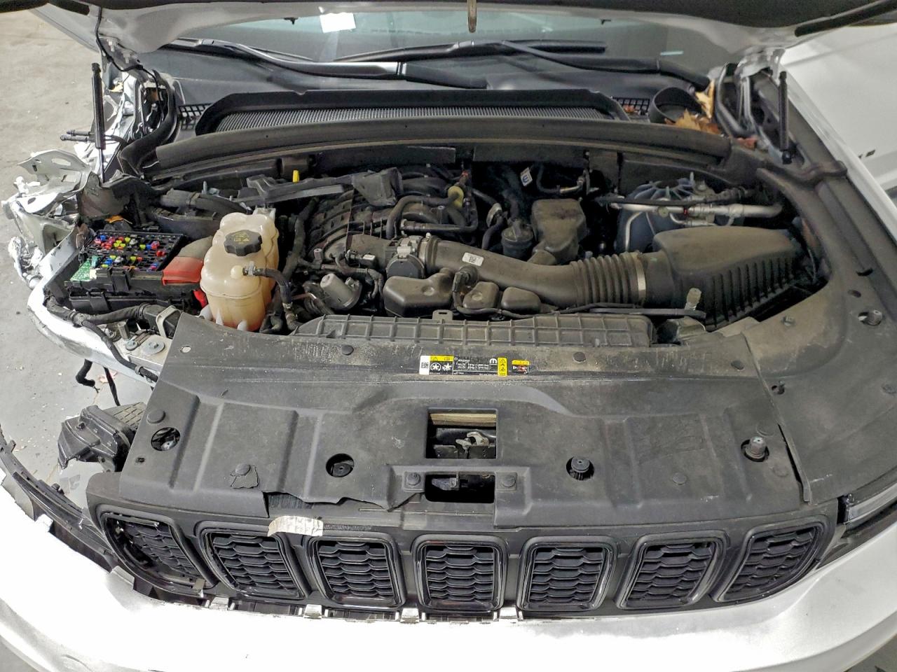 2023 JEEP GRAND CHEROKEE L LAREDO photo 12