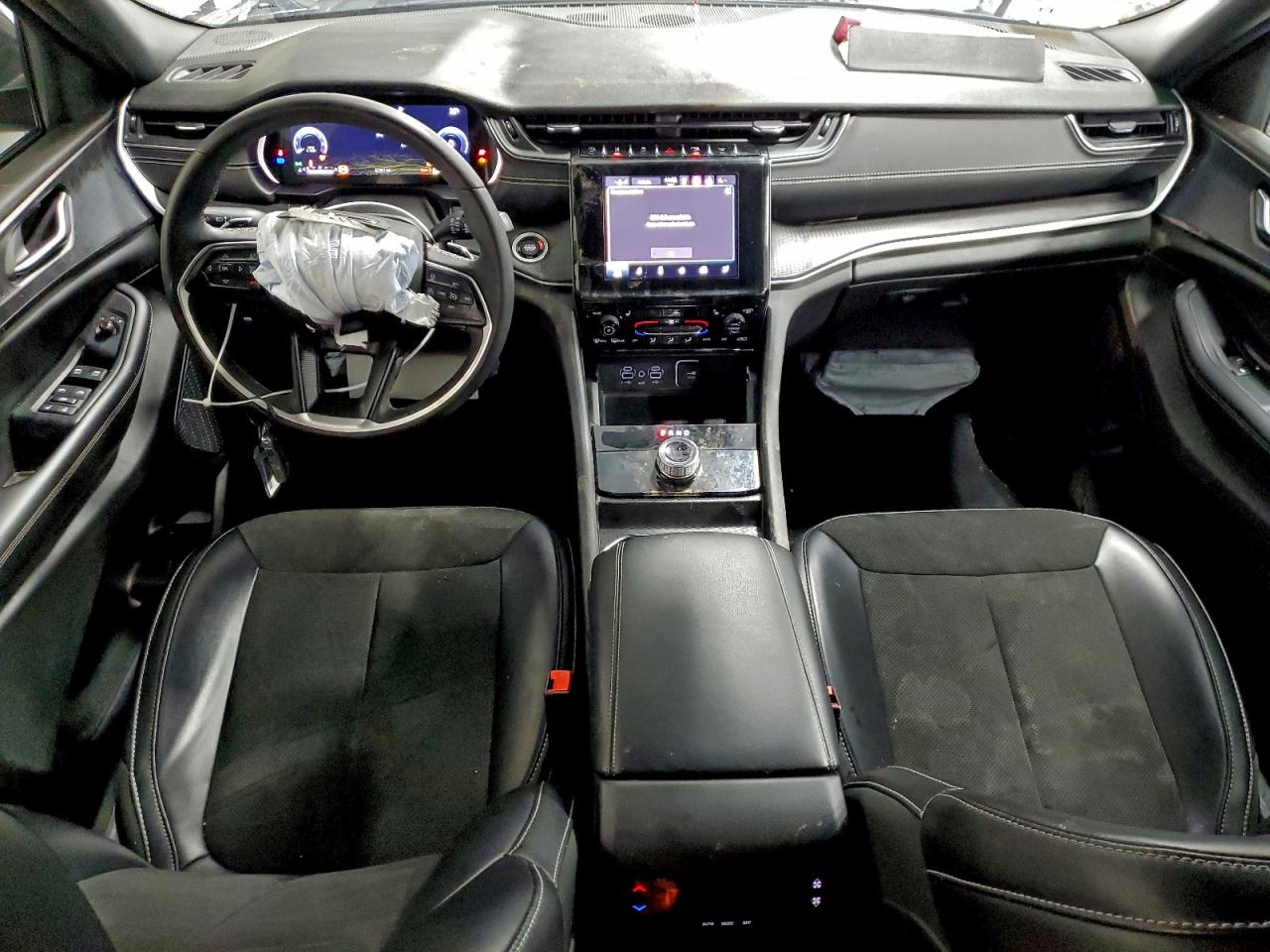 2023 JEEP GRAND CHEROKEE L LAREDO photo 8