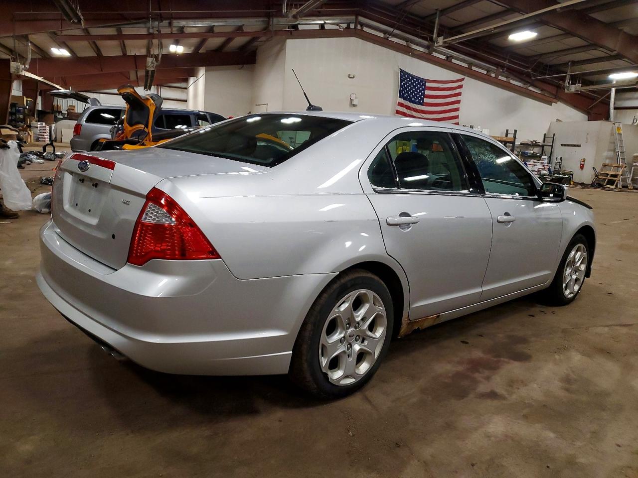 2011 FORD FUSION SE photo 3