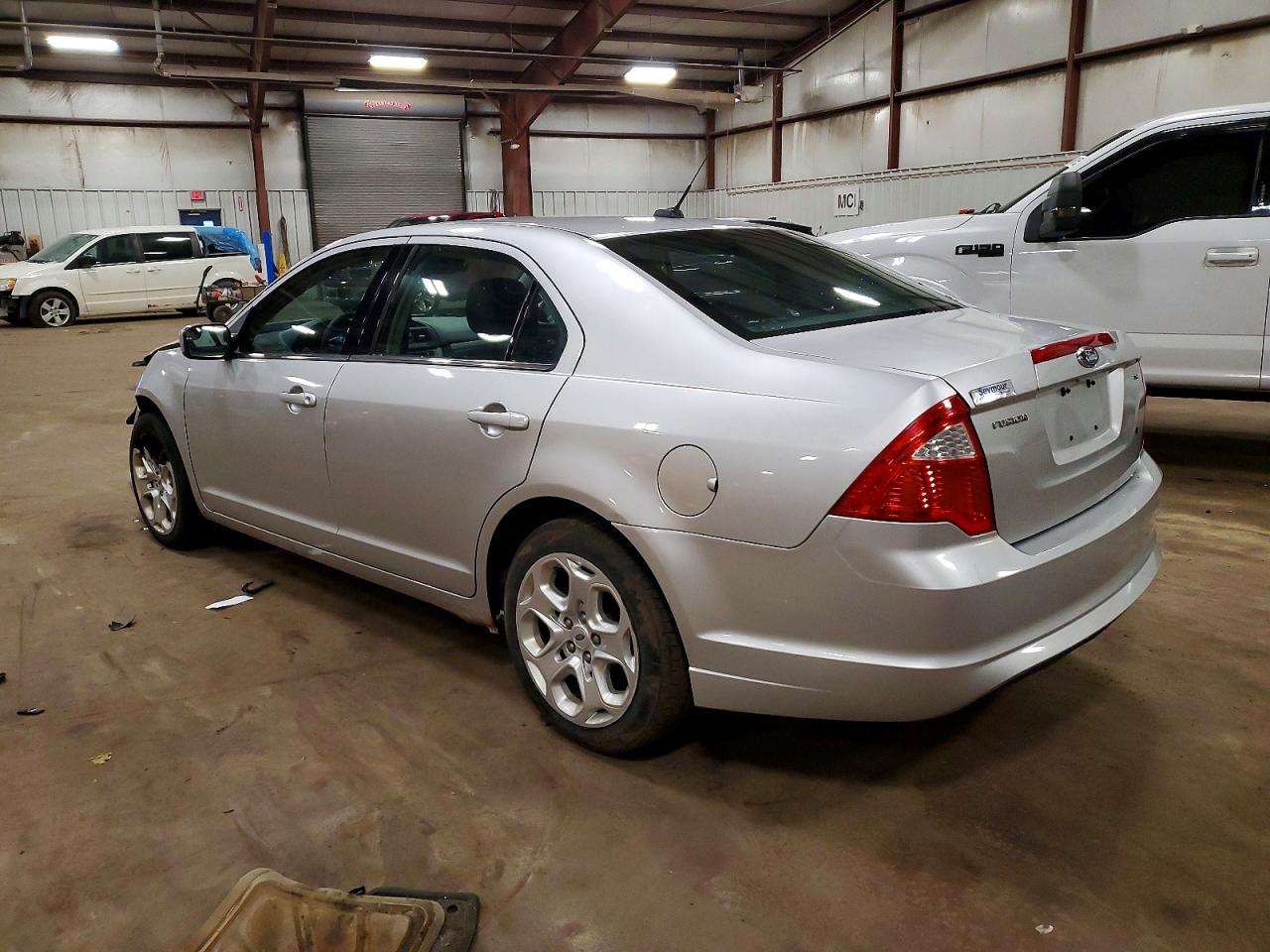 2011 FORD FUSION SE photo 2