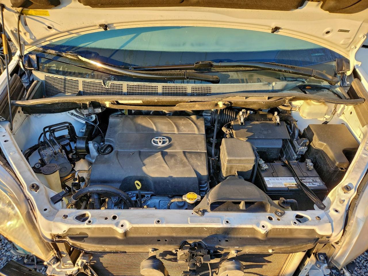 2013 TOYOTA SIENNA XLE photo 12
