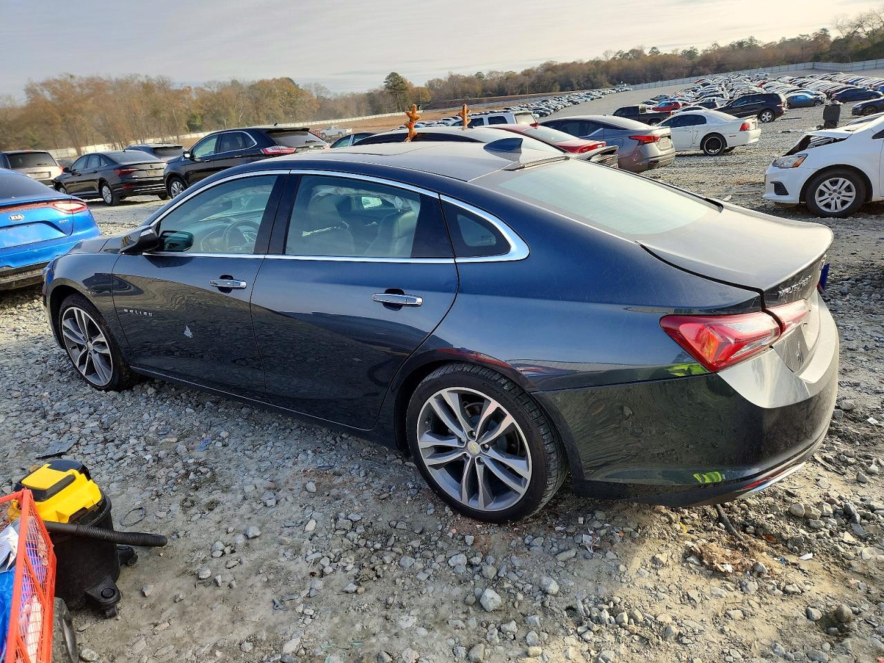 2021 CHEVROLET MALIBU PREMIER photo 2