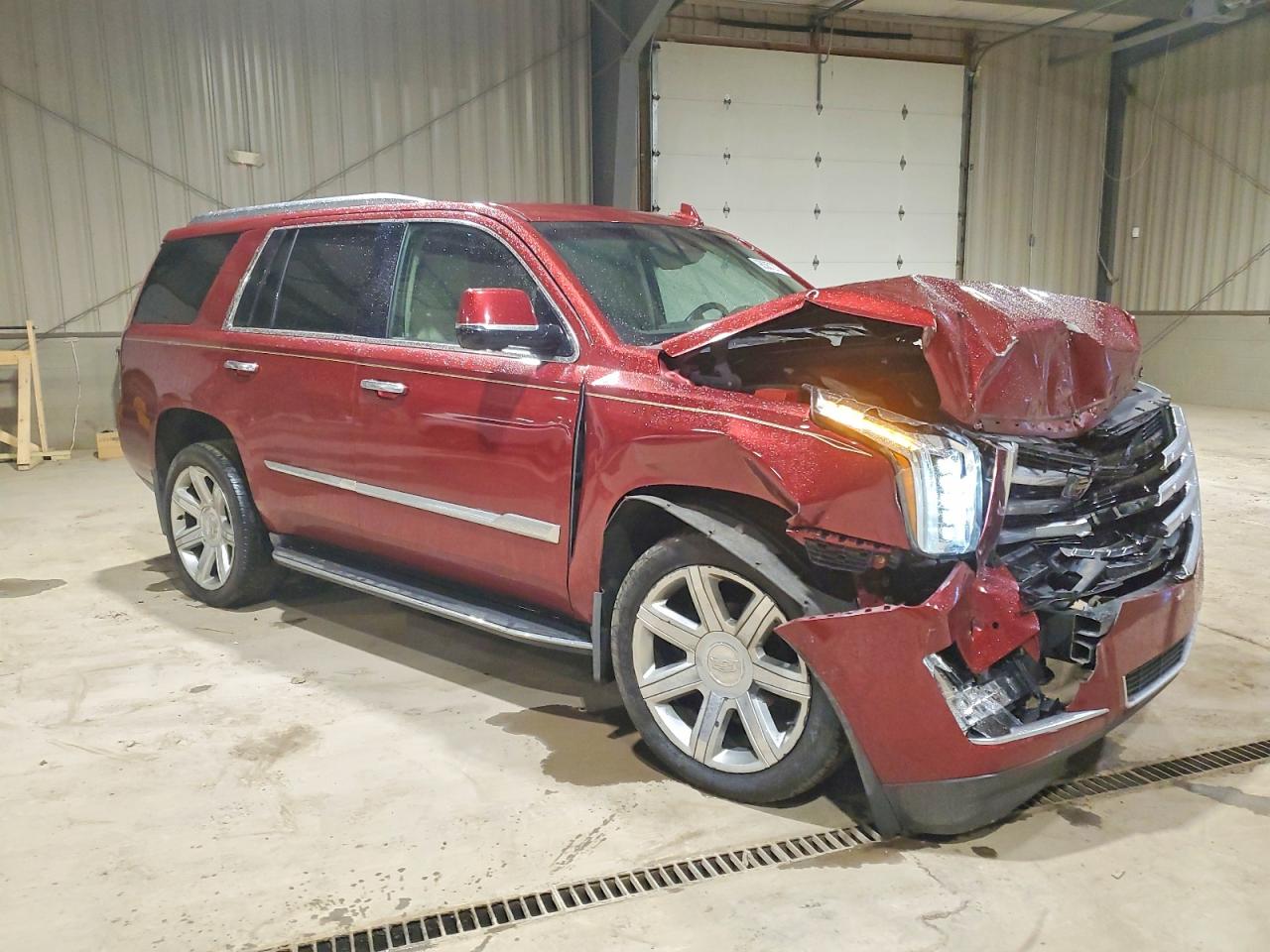 2016 CADILLAC ESCALADE LUXURY photo 4