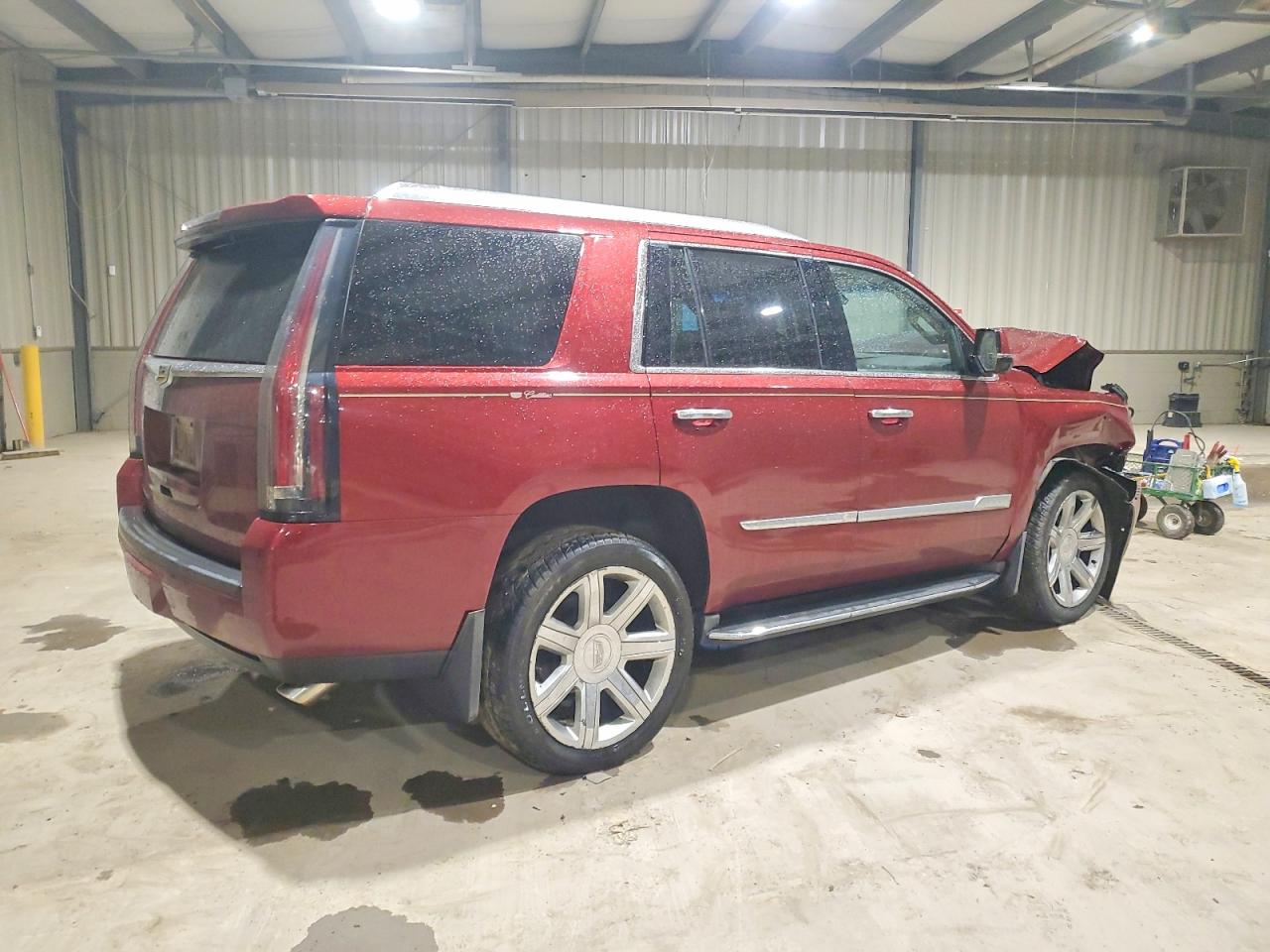 2016 CADILLAC ESCALADE LUXURY photo 3