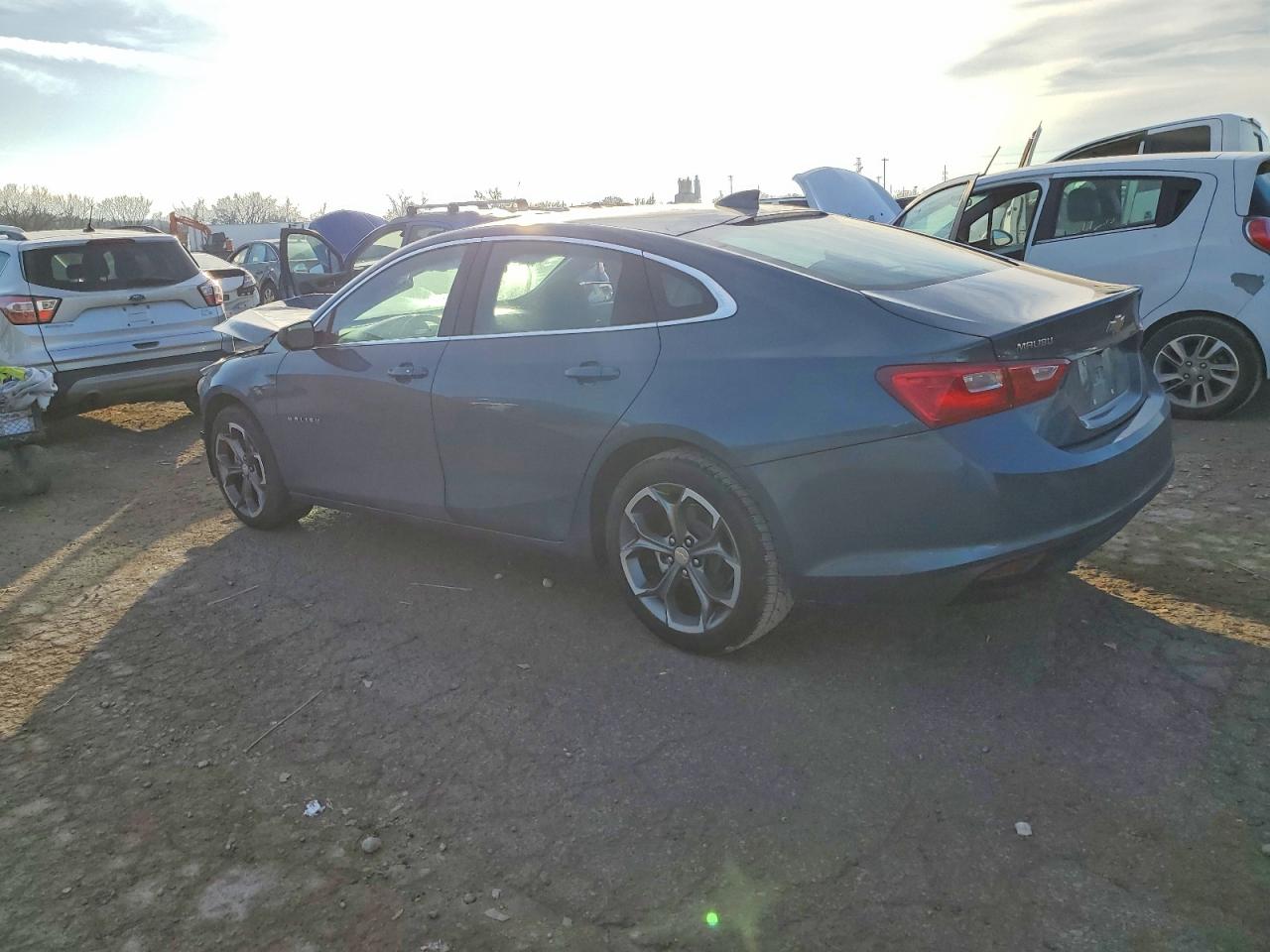 2024 CHEVROLET MALIBU LT photo 2