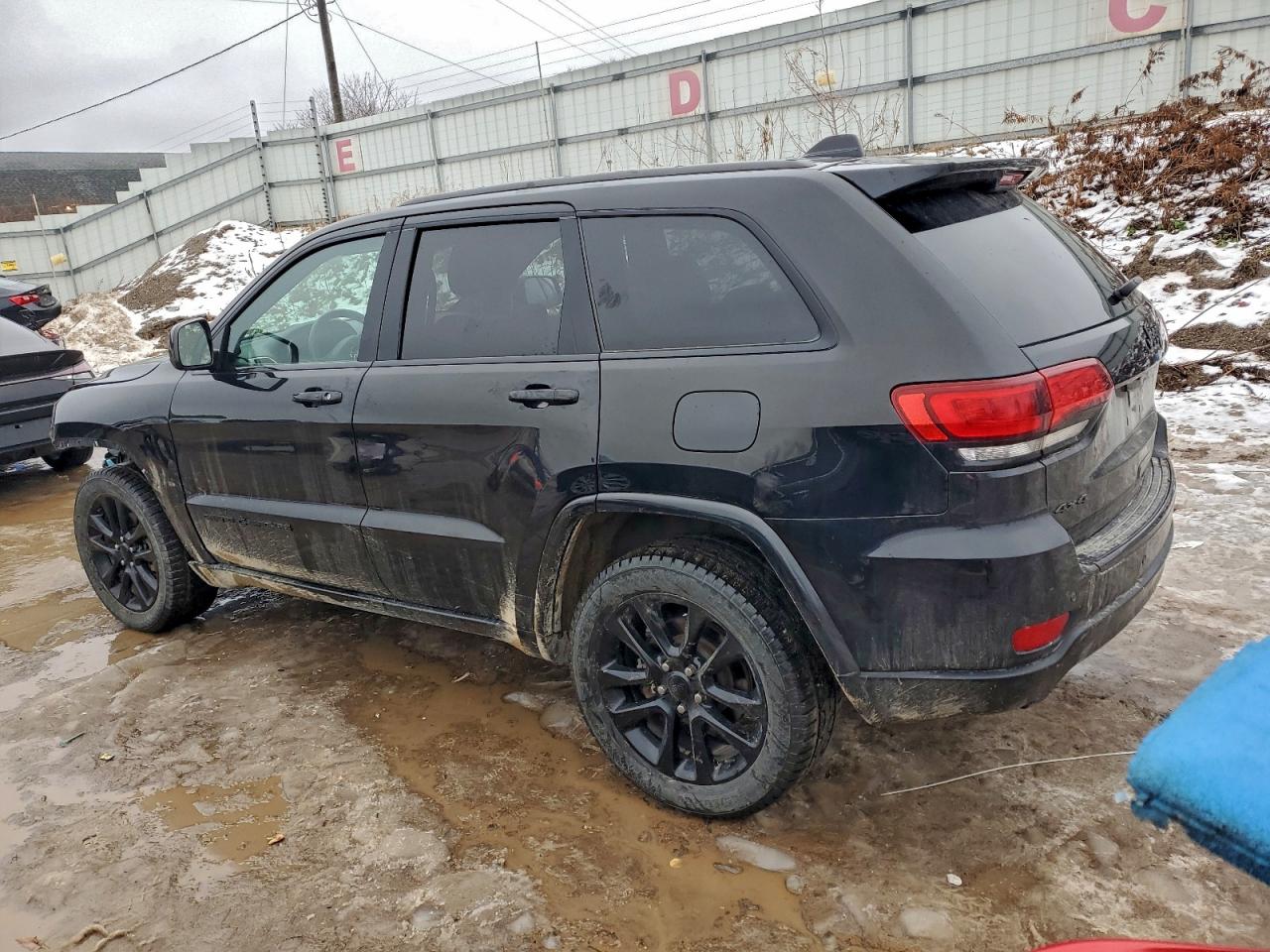 2018 JEEP GRAND CHEROKEE LAREDO photo 2