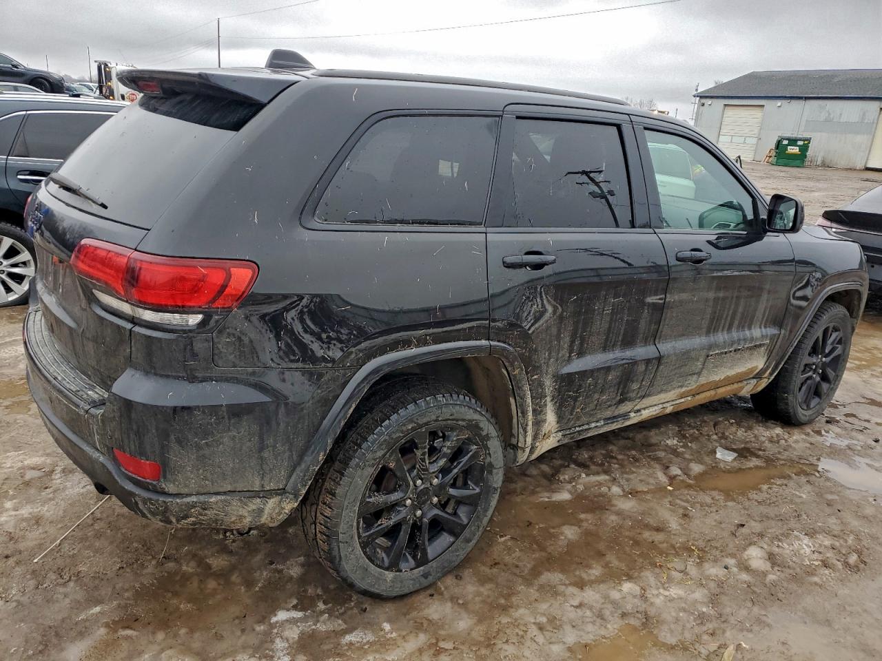 2018 JEEP GRAND CHEROKEE LAREDO photo 3