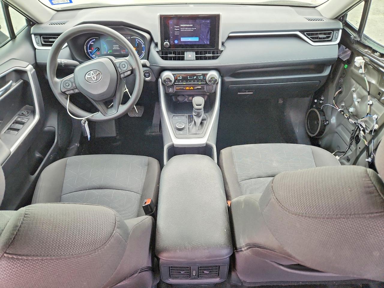 2025 TOYOTA RAV4 XLE photo 8