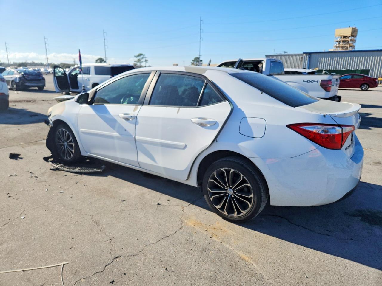 2016 TOYOTA COROLLA photo 3