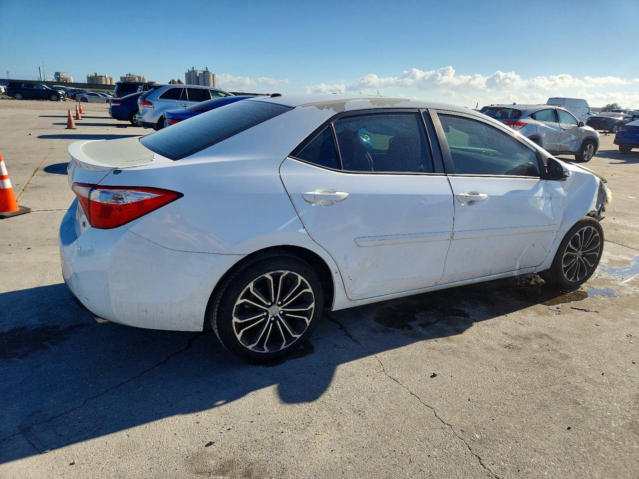 2016 TOYOTA COROLLA photo 5
