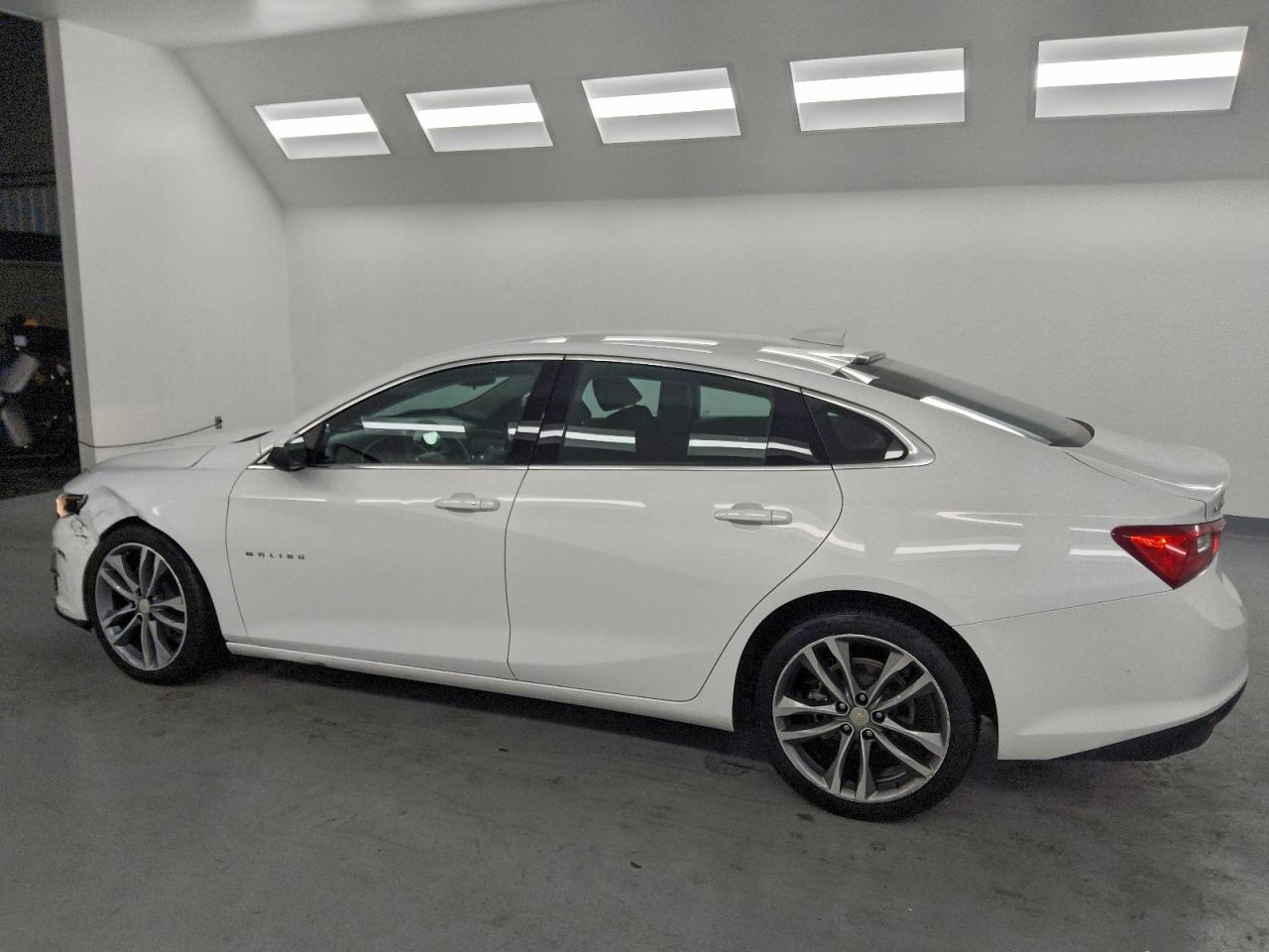 2023 CHEVROLET MALIBU LT photo 2
