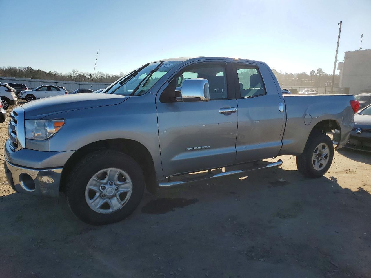 2013 TOYOTA TUNDRA