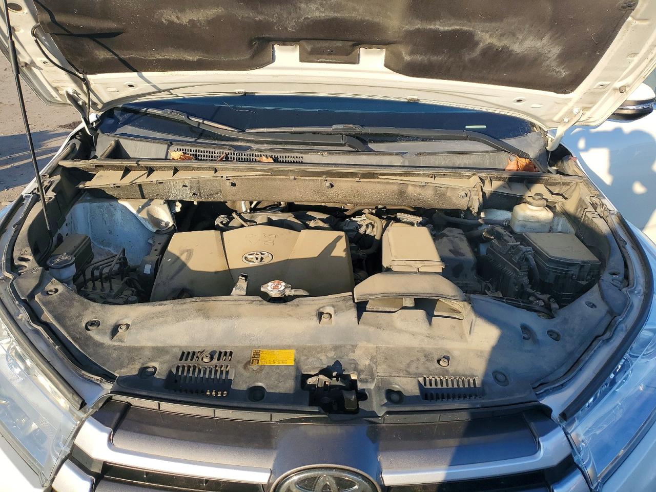 2018 TOYOTA HIGHLANDER SE photo 12