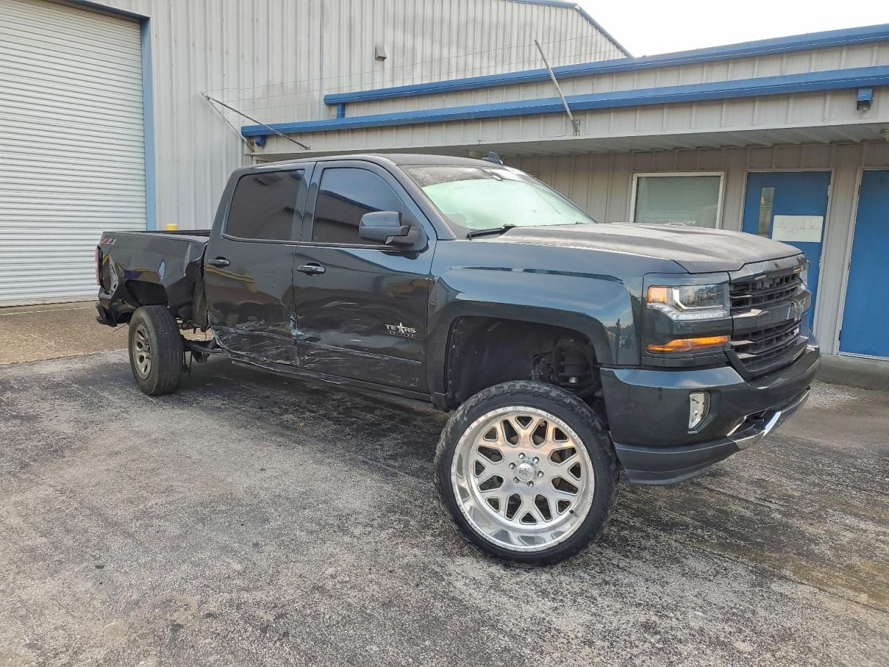 2018 CHEVROLET SILVERADO K1500 LT photo 4