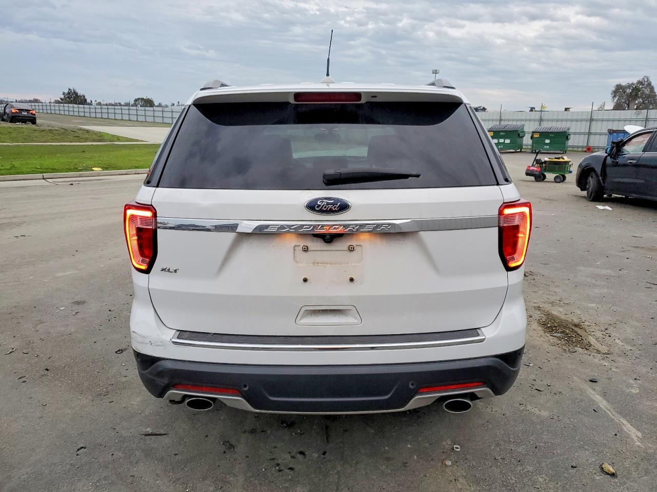 2018 FORD EXPLORER XLT photo 6