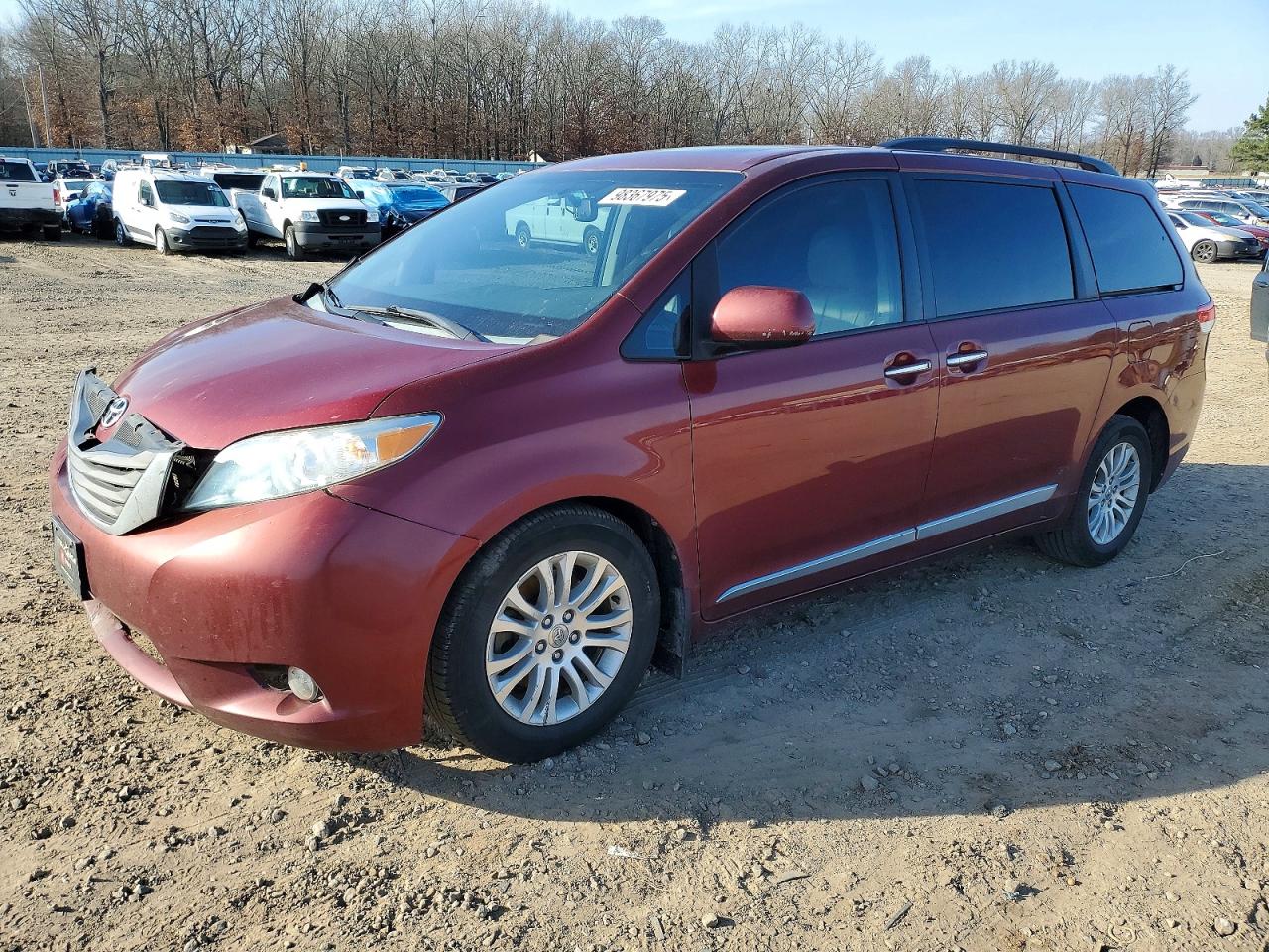 2013 TOYOTA SIENNA