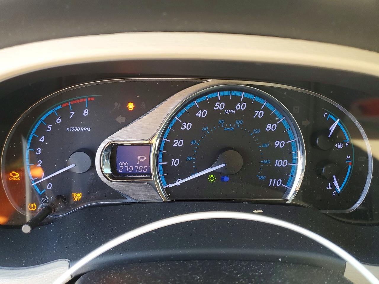 2013 TOYOTA SIENNA XLE photo 9