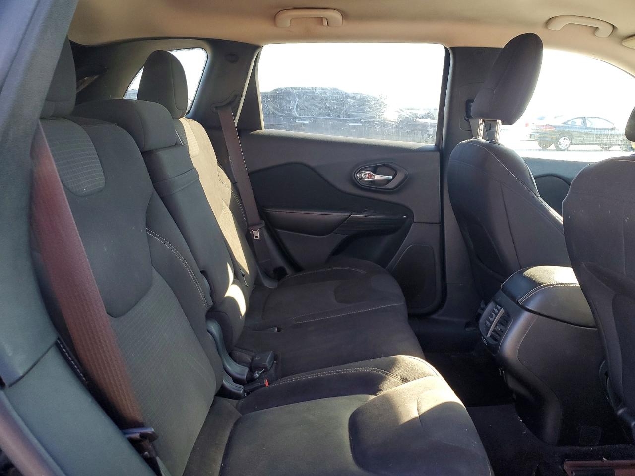 2017 JEEP CHEROKEE LATITUDE photo 21