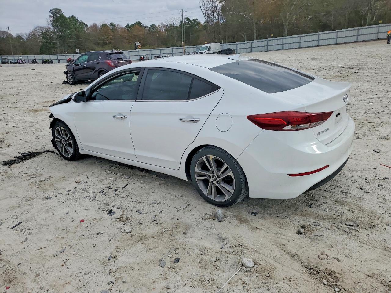 2017 HYUNDAI ELANTRA SE photo 2