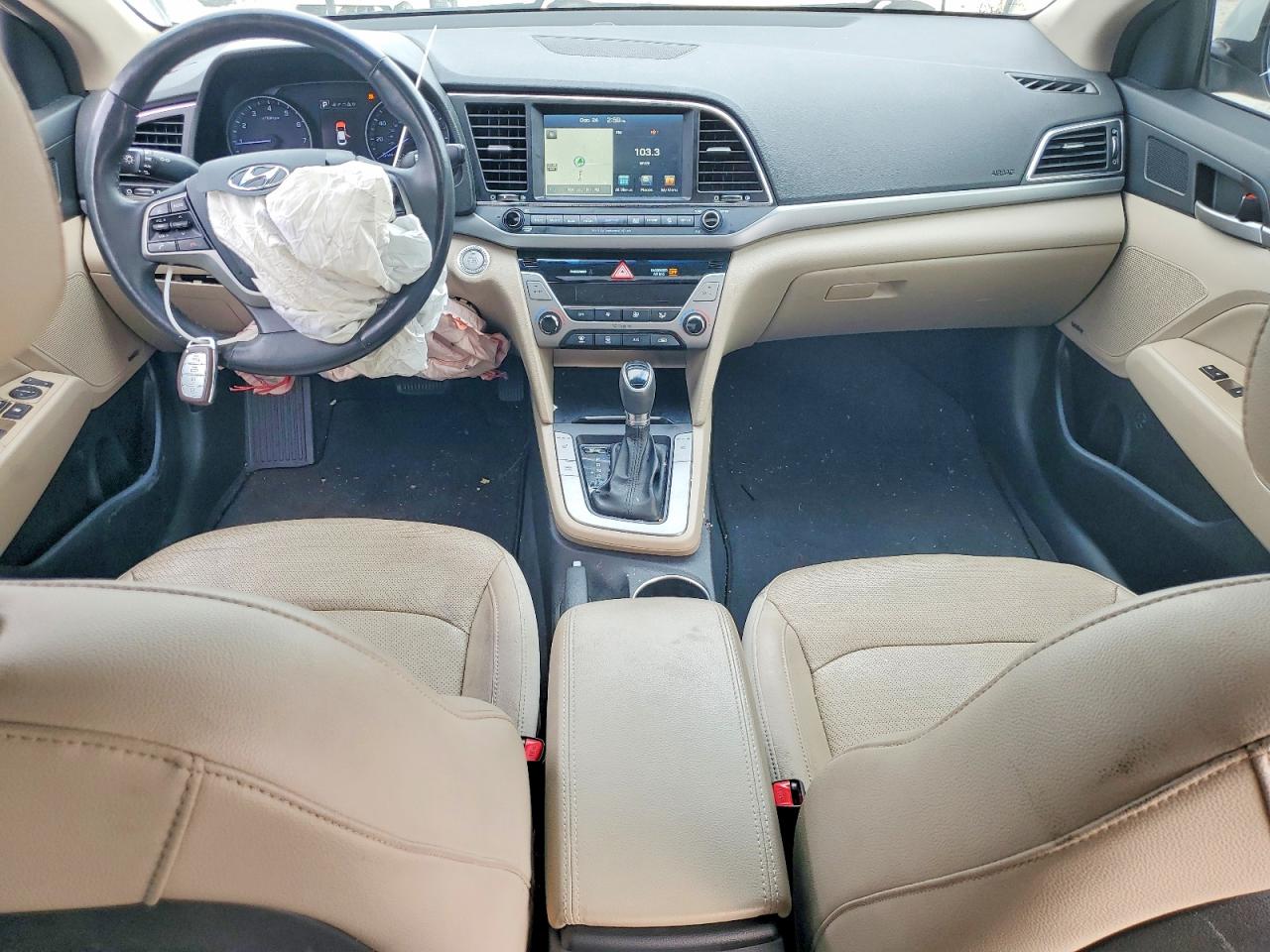 2017 HYUNDAI ELANTRA SE photo 8