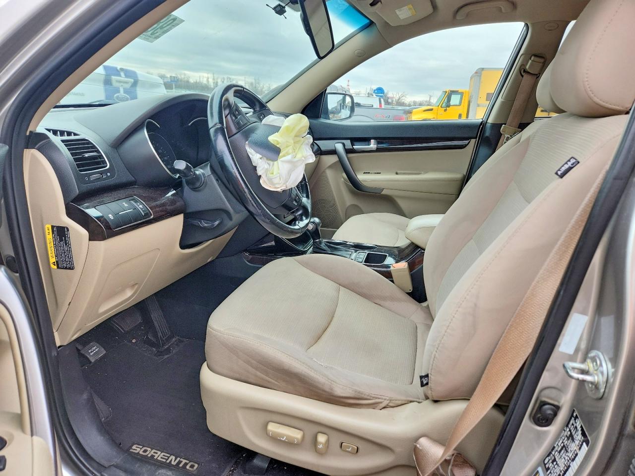 2014 KIA SORENTO LX photo 13