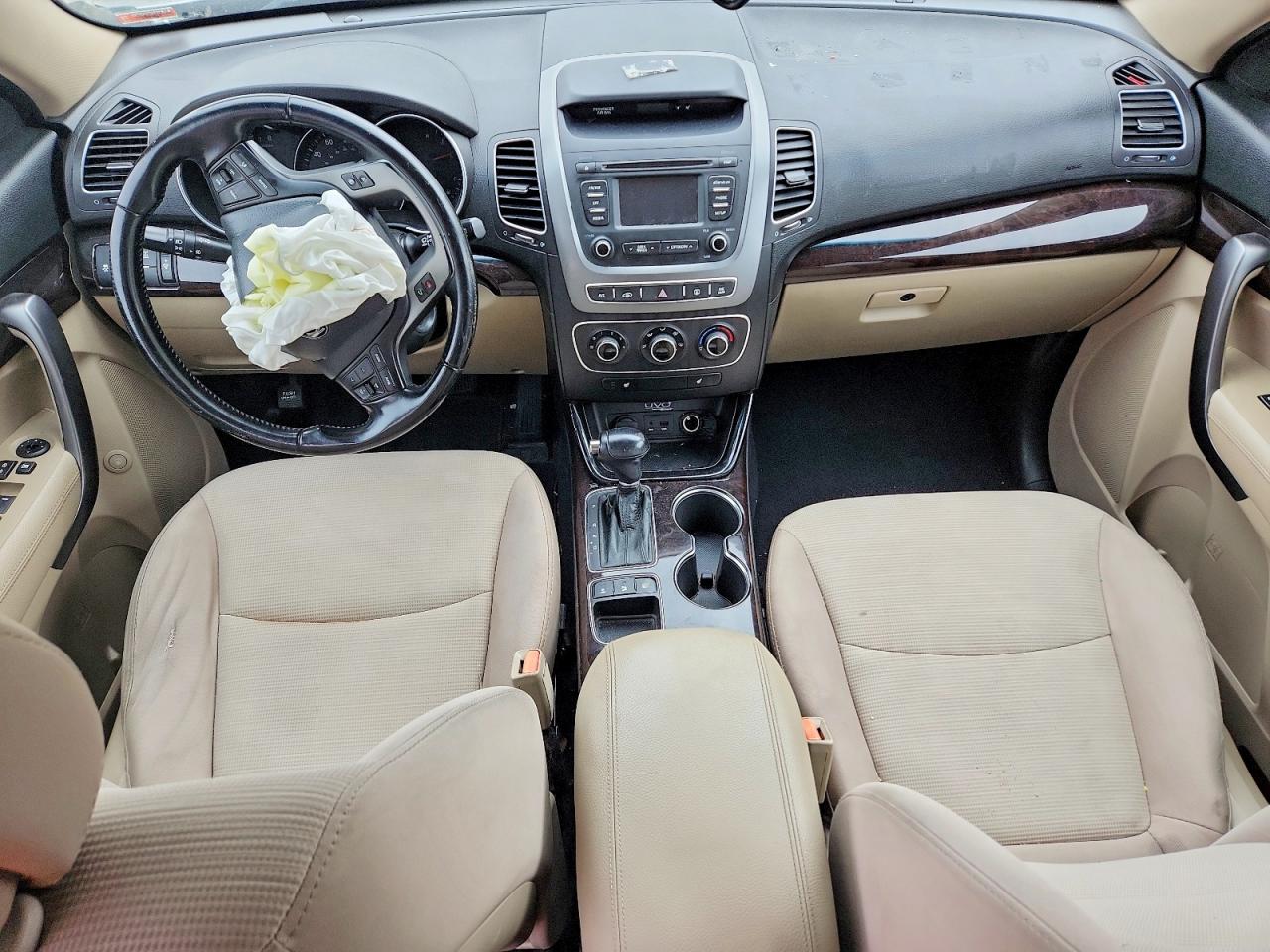 2014 KIA SORENTO LX photo 15
