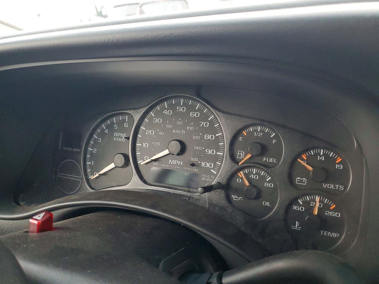 2002 CHEVROLET SUBURBAN K1500 photo 9