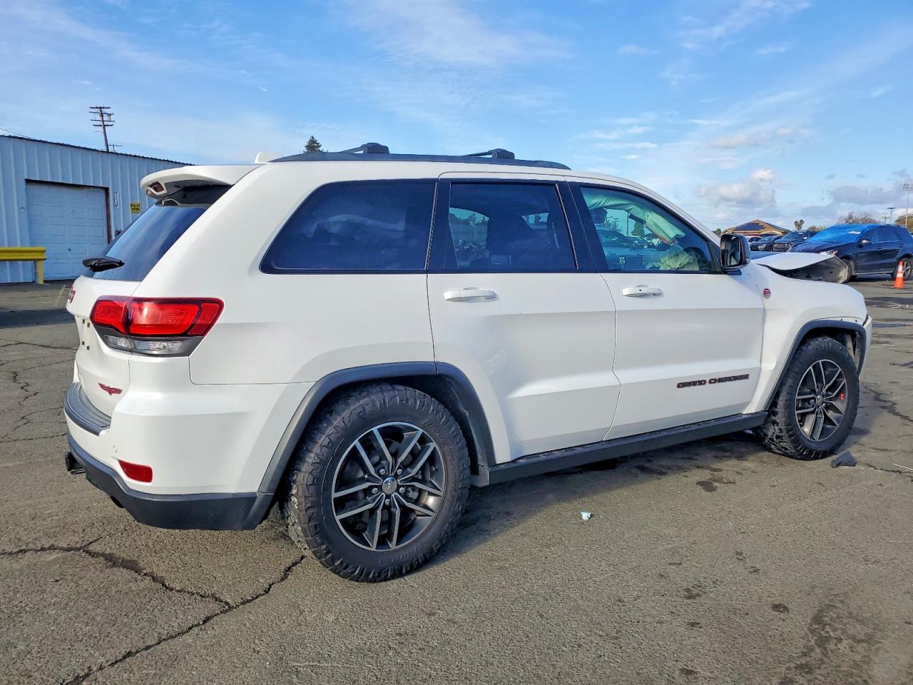 2018 JEEP GRAND CHEROKEE TRAILHAWK photo 3