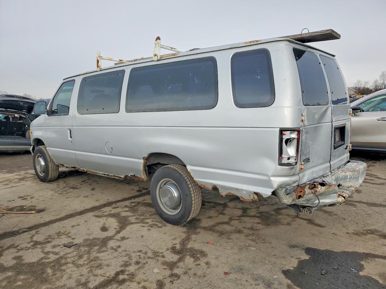 2001 FORD ECONOLINE E250 VAN photo 2