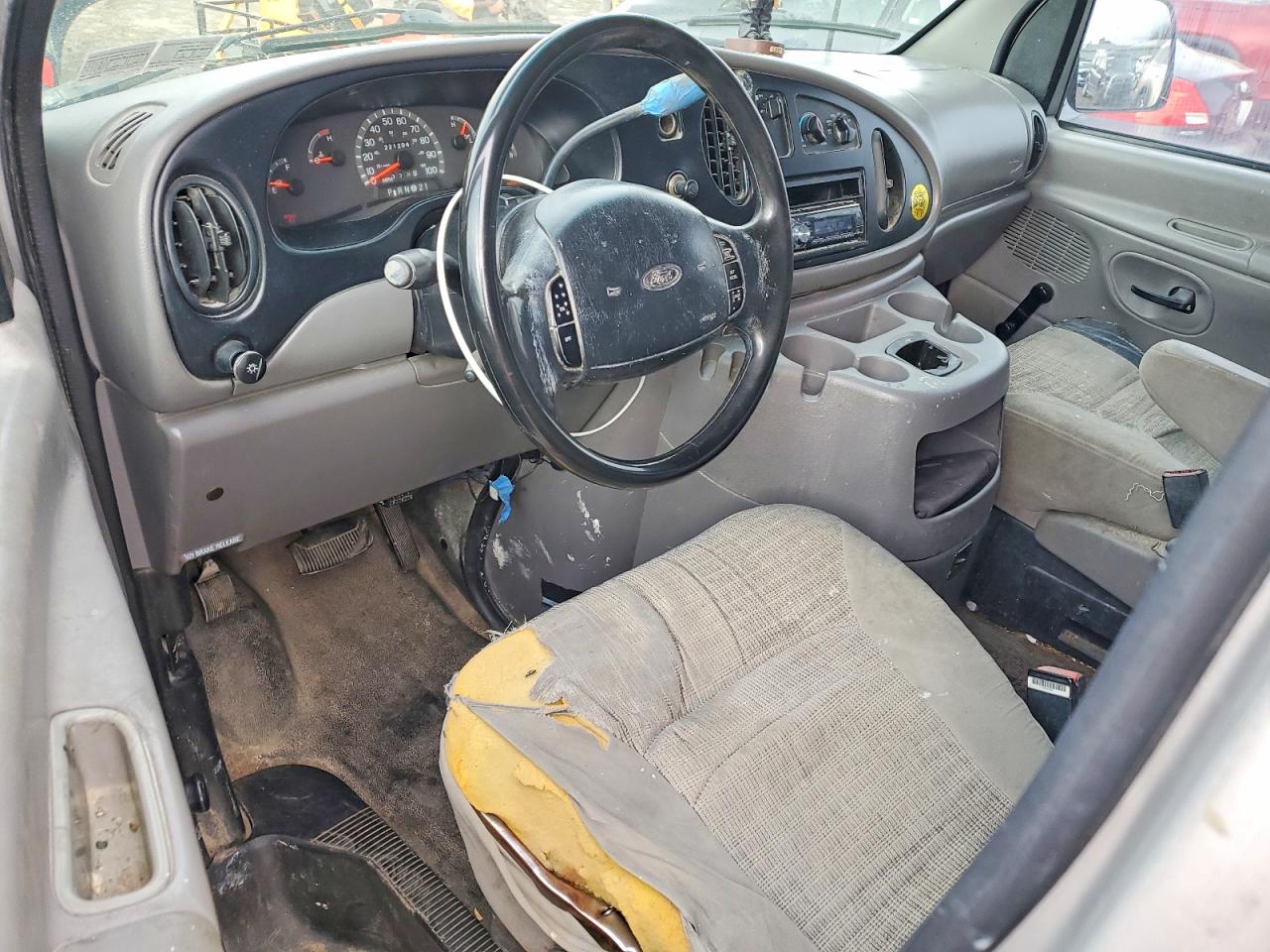 2001 FORD ECONOLINE E250 VAN photo 8