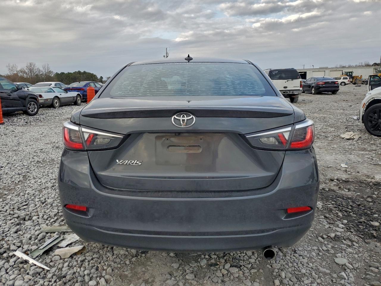 2019 TOYOTA YARIS L photo 6