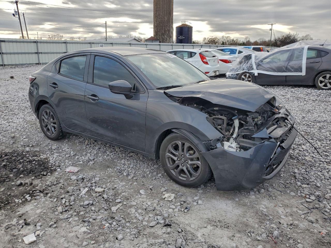 2019 TOYOTA YARIS L photo 4