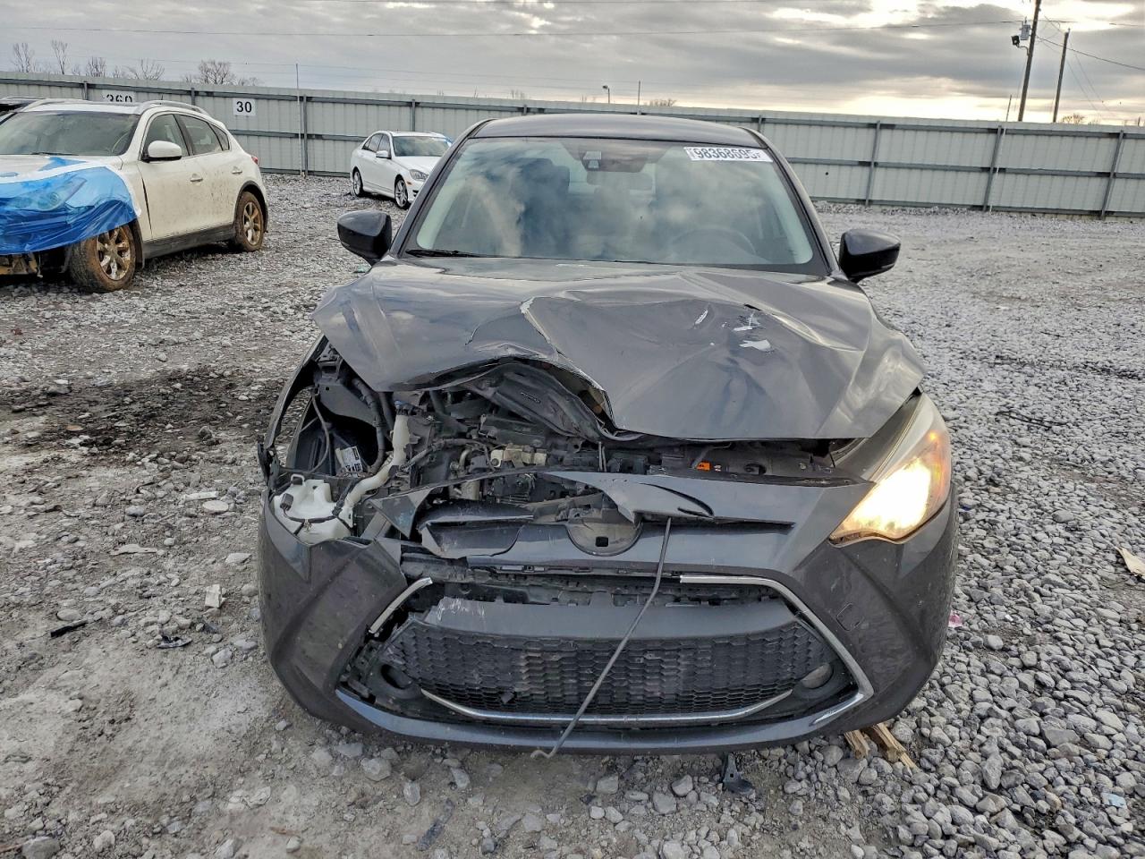 2019 TOYOTA YARIS L photo 5